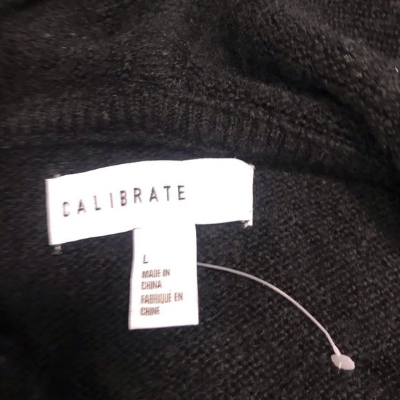 Calibrate Brushed Hooded Sweater - Picture 6 of 8